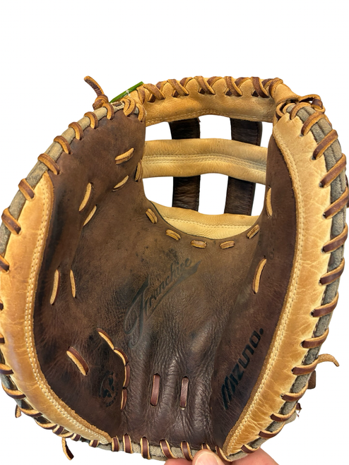 Vist Large View of Product Image Which is Used Mizuno FRANCHISE   34IN BB/SB Catchers LH Throw Brown 34"