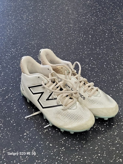 Vist Large View of Product Image Which is Used New Balance LAX Cleats Boys White Junior 04.5
