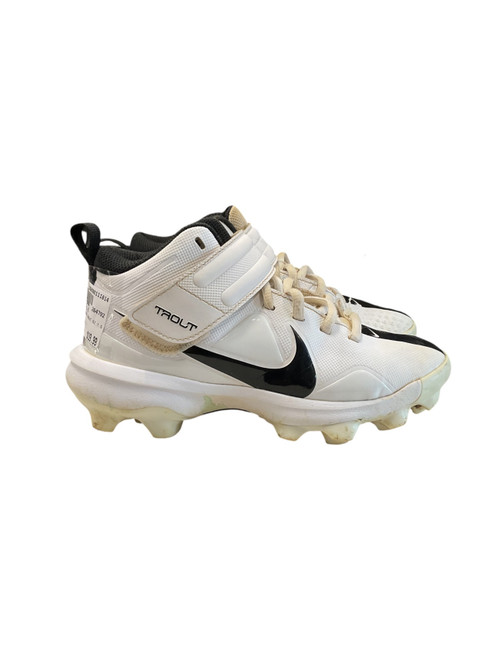 Vist Large View of Product Image Which is Used Nike TROUT SZ 1.5 BB/SB Cleats White And Black Junior 01.5