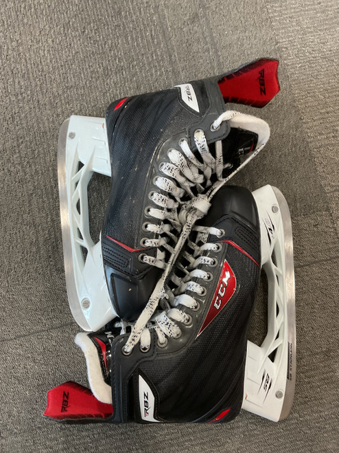 Vist Large View of Product Image Which is Used CCM RBZ 08 Senior Hockey Skate Black Senior 8
