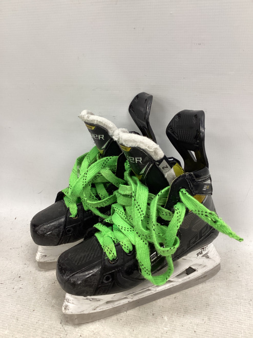Vist Large View of Product Image Which is Used Bauer SUPREME 3S PRO Junior Hockey Skate Junior 02
