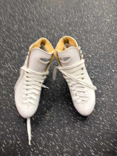 Vist Large View of Product Image Which is Used Riedell WomensFigure Skate White Senior 7