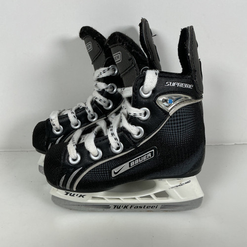 Vist Large View of Product Image Which is Used Bauer NIKE SUPREME ONE05 Skate Sz. Y7