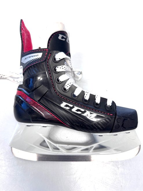 Vist Large View of Product Image Which is Used CCM FT455 Junior Hockey Skate Junior 01