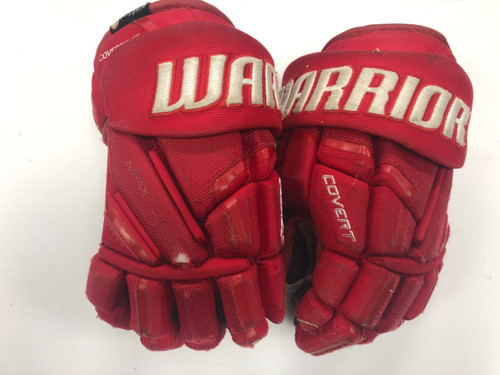Vist Large View of Product Image Which is Used Warrior COVERT PRO Junior Gloves Red 10"