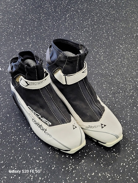 Vist Large View of Product Image Which is Used Fischer Womens Other XC Ski Boots White M 10 / W 10.5-11