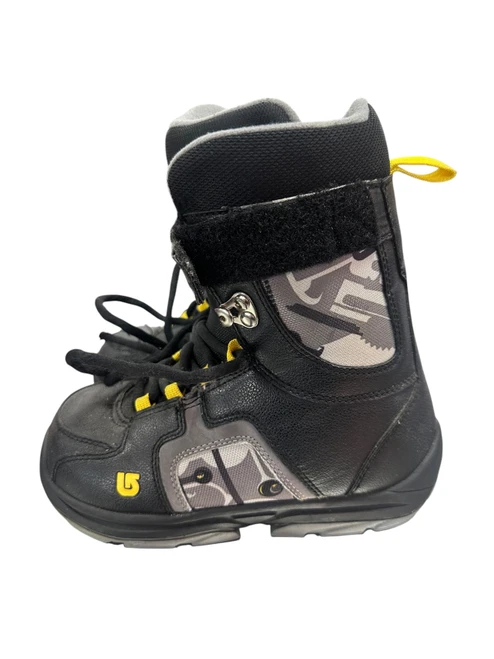 Vist Large View of Product Image Which is Used Burton KIDS FREESTYLE Boys Snowboard Boots Black Junior 05