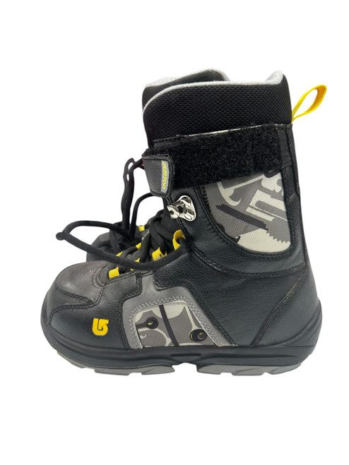 Vist Large View of Product Image Which is Used Burton KIDS FREESTYLE Boys Snowboard Boots Black Junior 05