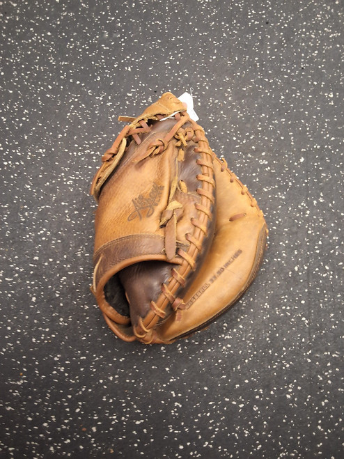 Vist Large View of Product Image Which is Used Nike AIR SHOW ELITE BB/SB Catchers RH Throw Brown 33 1/2"