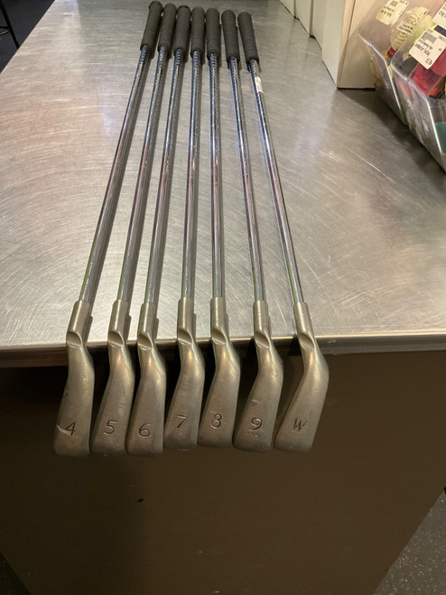 Vist Large View of Product Image Which is Used Ping G5 Mens Iron Set RH 4I-PW