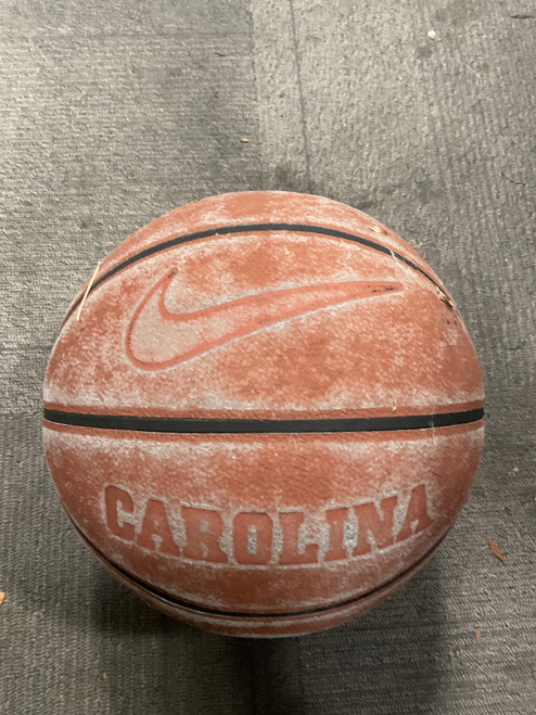 Vist Large View of Product Image Which is Used Nike CAROLINA Basketball Adult Outdoor