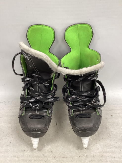 Vist Large View of Product Image Which is Used Bauer XLS Junior Hockey Skate Junior 01