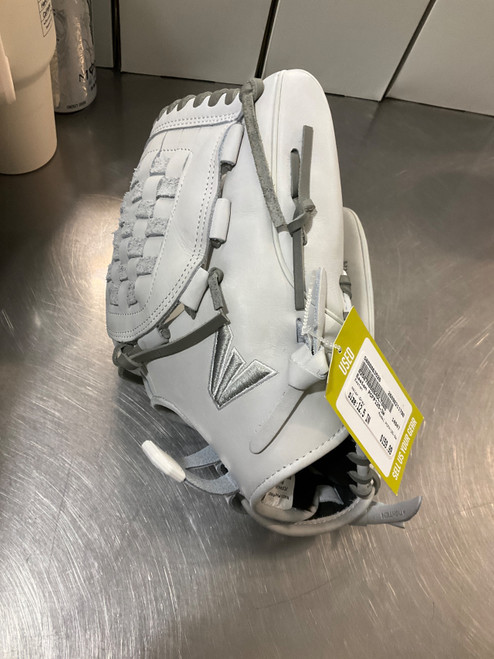 Vist Large View of Product Image Which is Used Easton PCFP125-3W BB/SB Glove RH Throw Grey 12 1/2"