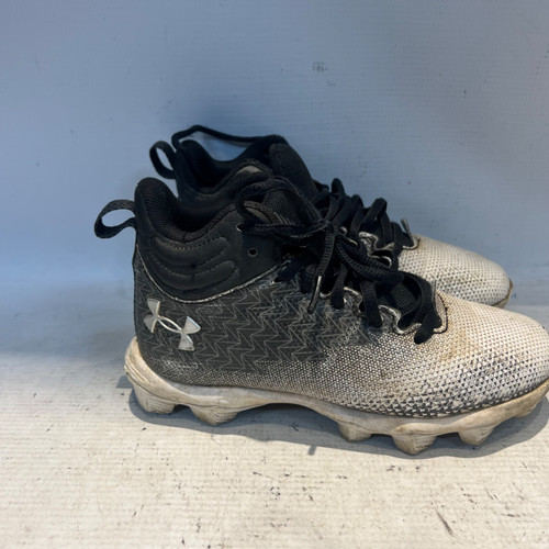 Vist Large View of Product Image Which is Used Under Armour Jr FB Cleats Black Junior 01