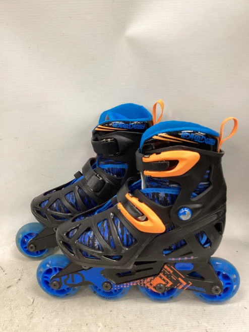 Vist Large View of Product Image Which is Used RollerDerby ADJUSTABLE 2-5 Junior Rec Fitness Skates Black Adjustable