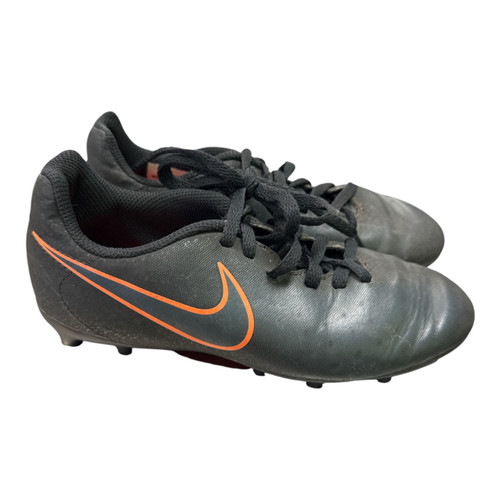 Vist Large View of Product Image Which is Used Nike Soccer Cleats Black Junior 01