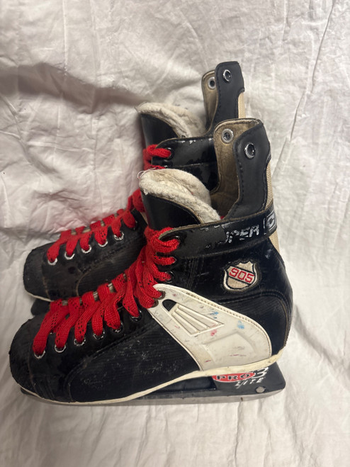 Vist Large View of Product Image Which is Used CCM SUPER TACKS PRO 3 LITE Intermediate Hockey Skate Intermediate 6.0