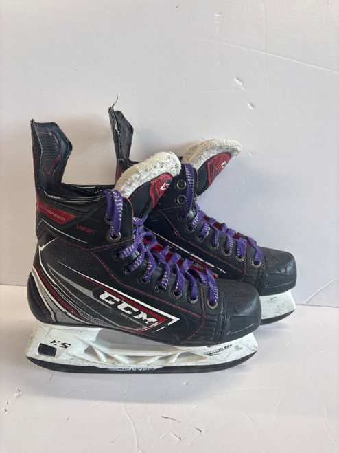 Vist Large View of Product Image Which is Used CCM JETSPEED VIBE Junior Hockey Skate Junior 03