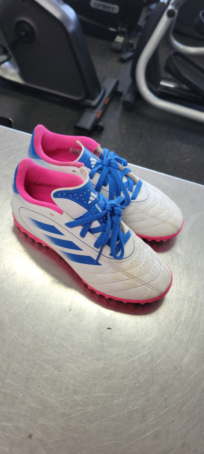 Vist Large View of Product Image Which is Used Adidas Soccer Turf Shoes White Junior 01
