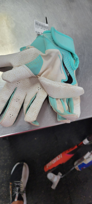 Vist Large View of Product Image Which is Used Nike BB/SB Batting Gloves None SM