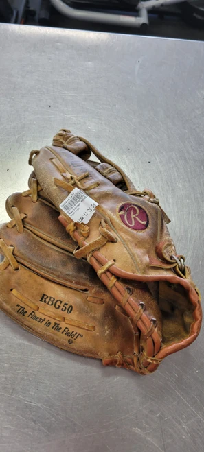 Vist Large View of Product Image Which is Used Rawlings RBG50 BB/SB Glove LH Throw None 11 3/4"