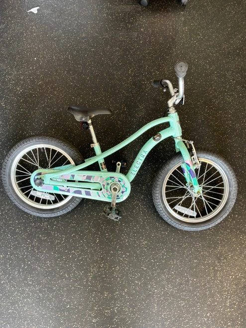 Vist Large View of Product Image Which is ELECTRA GIRLS CRUIER  Bike