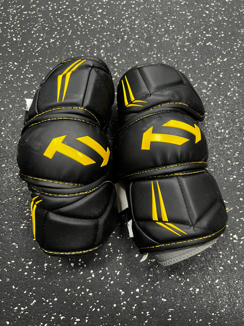 Vist Large View of Product Image Which is Used True ZERO LYTE Lacrosse Arm Pads/Guards Black LG