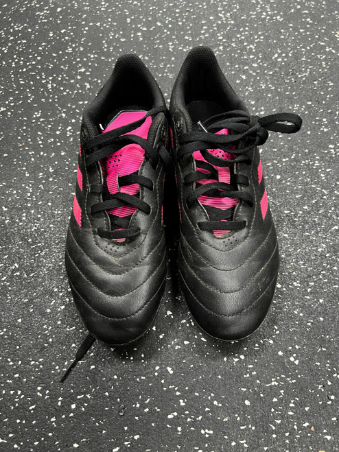 Vist Large View of Product Image Which is Used Adidas GOLETTO Soccer Cleats Black Junior 04.5
