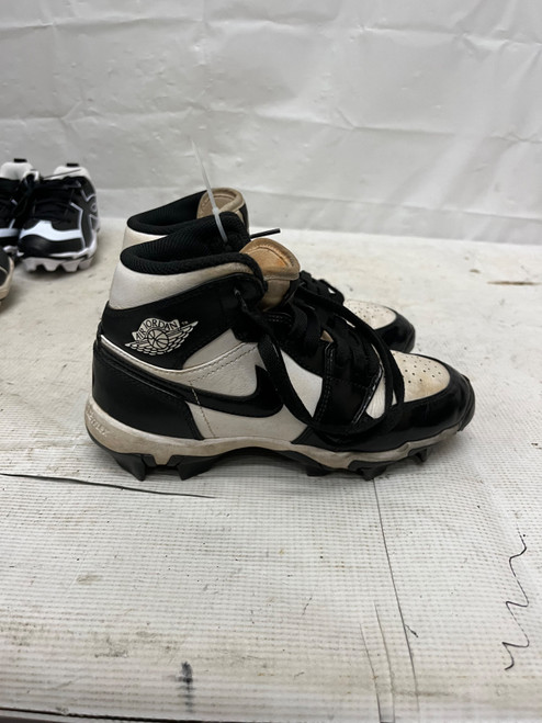 Vist Large View of Product Image Which is Used Nike Jr FB Cleats Black Junior 03.5