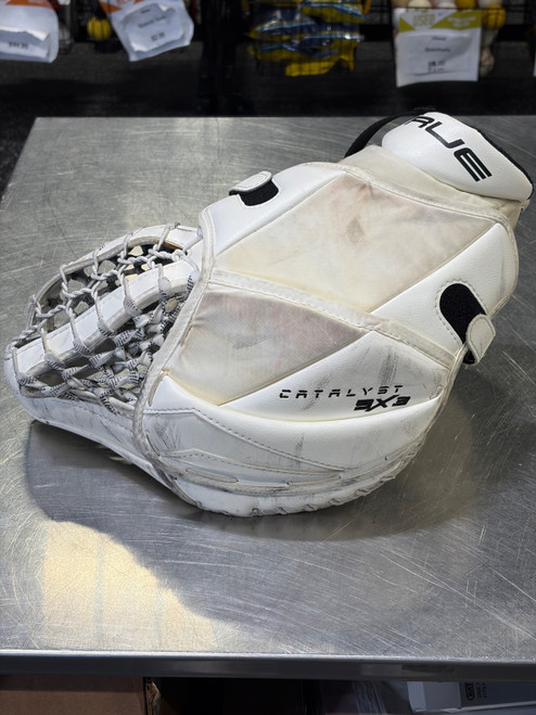 Vist Large View of Product Image Which is Used True CATALYST 9X3 Senior Goalie Catcher White