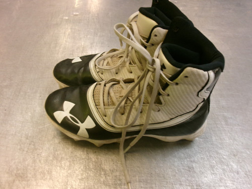 Vist Large View of Product Image Which is Used Under Armour Jr FB Cleats White Junior 05