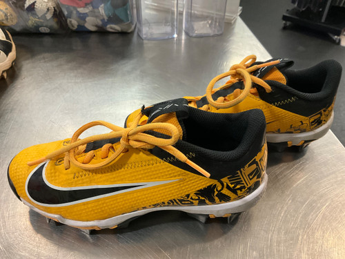 Vist Large View of Product Image Which is Used Nike FASTFLEX BB/SB Cleats Yellow Junior 03.5