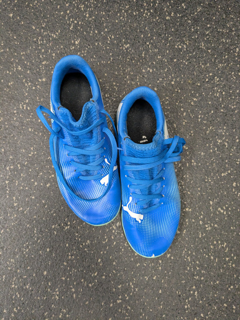Vist Large View of Product Image Which is Used Puma Soccer Indoor Shoes Royal Blue Junior 02