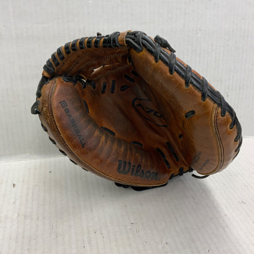 Vist Large View of Product Image Which is Used Wilson A700 CM BB/SB Catchers RH Throw Brown 32 1/2"