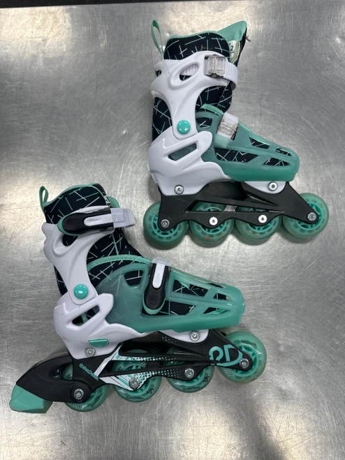 Vist Large View of Product Image Which is Used RollerDerby RD 12-2 Child Rec Fitness Skates Turquoise Adjustable