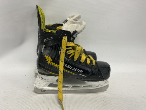 Vist Large View of Product Image Which is Used Bauer SUPREME Youth Hockey Skate Youth 13.0
