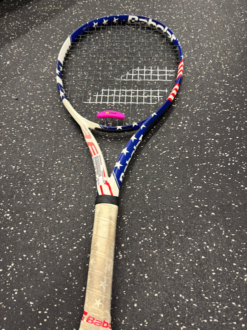 Vist Large View of Product Image Which is Used Babolat PURE AERO JR 26 Junior Tennis Racquet None 26"