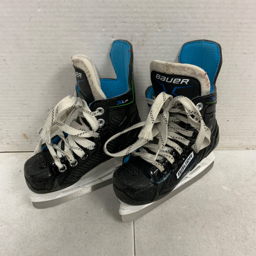 Vist Large View of Product Image Which is Used Bauer XLP Youth Hockey Skate Youth 09.0