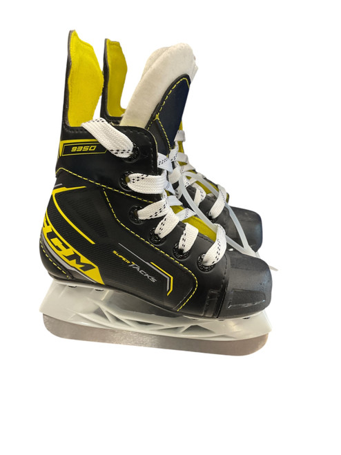Vist Large View of Product Image Which is Used CCM SUPER TACKS SZ Y 11 Youth Hockey Skate Youth 11.0
