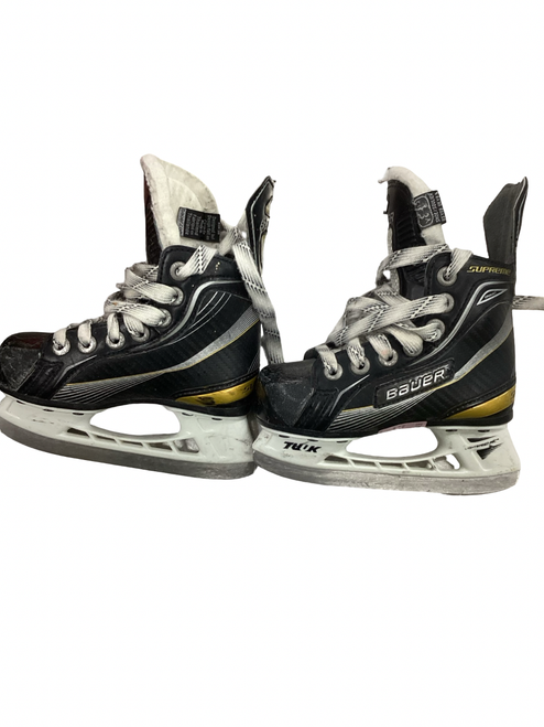Vist Large View of Product Image Which is Used Bauer SUPREME ONE60 Youth Hockey Skate Youth 08.0