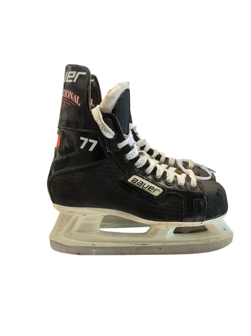 Vist Large View of Product Image Which is Used Bauer INTERNATIONAL 77 SZ 7 Senior Hockey Skate Senior 7