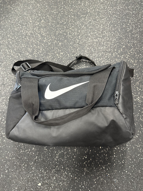 Vist Large View of Product Image Which is Used Nike CARRY BAG BB/SB Player Carry Bag Black