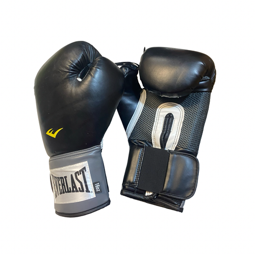 Vist Large View of Product Image Which is Used Everlast Boxing Gloves Black LG
