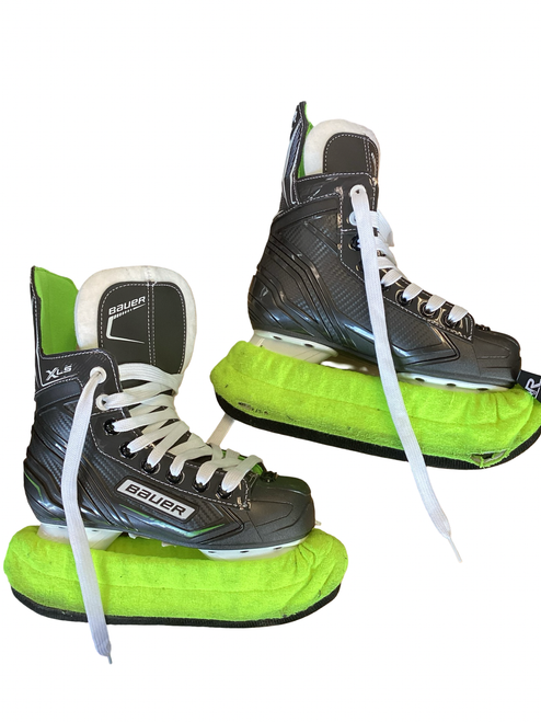 Vist Large View of Product Image Which is Used Bauer XLS Junior Hockey Skate Junior 01