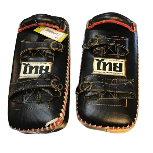Vist Large View of Product Image Which is Used Boxing Pads Red
