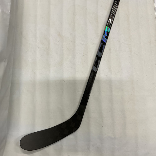 Vist Large View of Product Image Which is Used CCM TRIGGER 9 PRO Junior One Piece Right Black 40 Flex