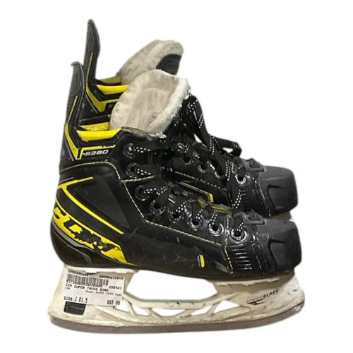 Vist Large View of Product Image Which is Used CCM SUPER TACKS 9380 Junior Hockey Skate Junior 01.5