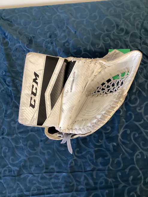Vist Large View of Product Image Which is Used CCM YT FLEX Youth Goalie Catcher White