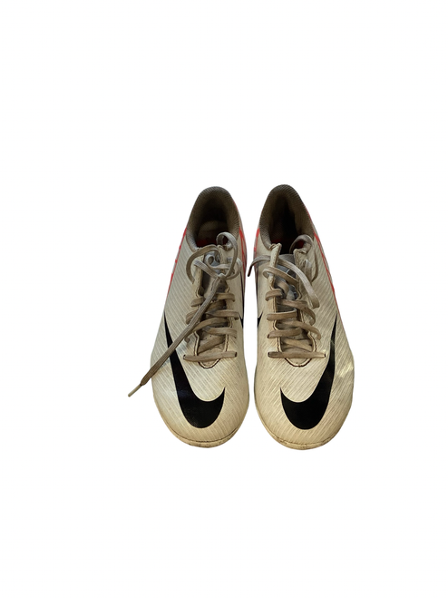 Vist Large View of Product Image Which is Used Nike Soccer Cleats White Junior 04