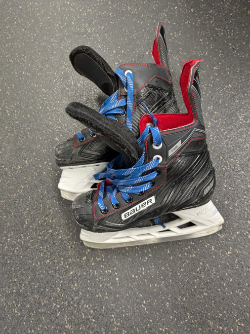 Vist Large View of Product Image Which is Used Bauer NS Junior Hockey Skate Junior 01